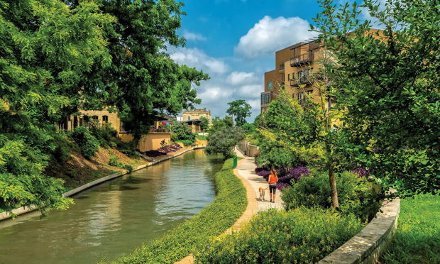 CAG0418_SanAntonio_River-Walk-Stroll_620