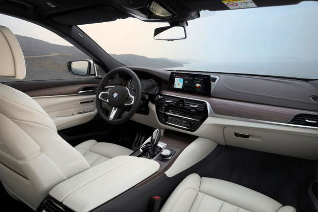 Cockpit of the BMW 640i
