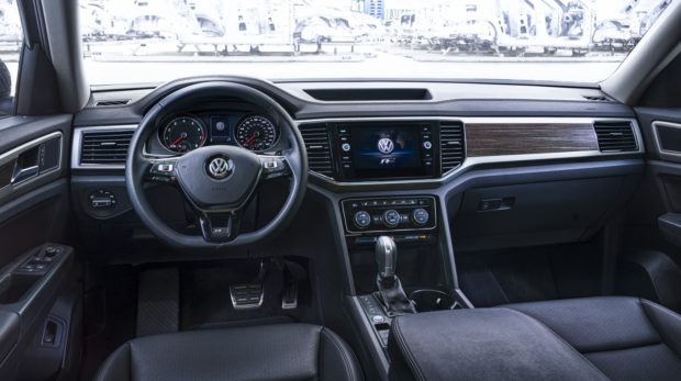 2018_Atlas_R-Line_Interior